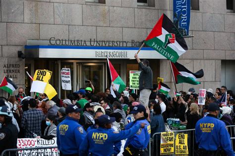 Columbia Cancels Classes And Riot Police Storm Yale As Pro Palestine