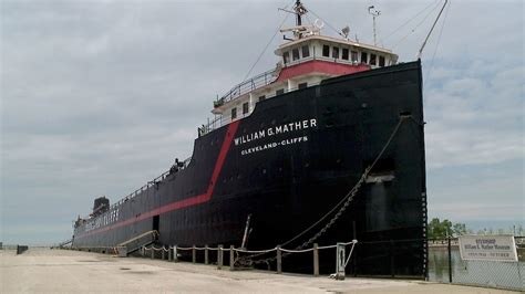 Happening Now Great Lakes Ship Collides With Something Below Surface