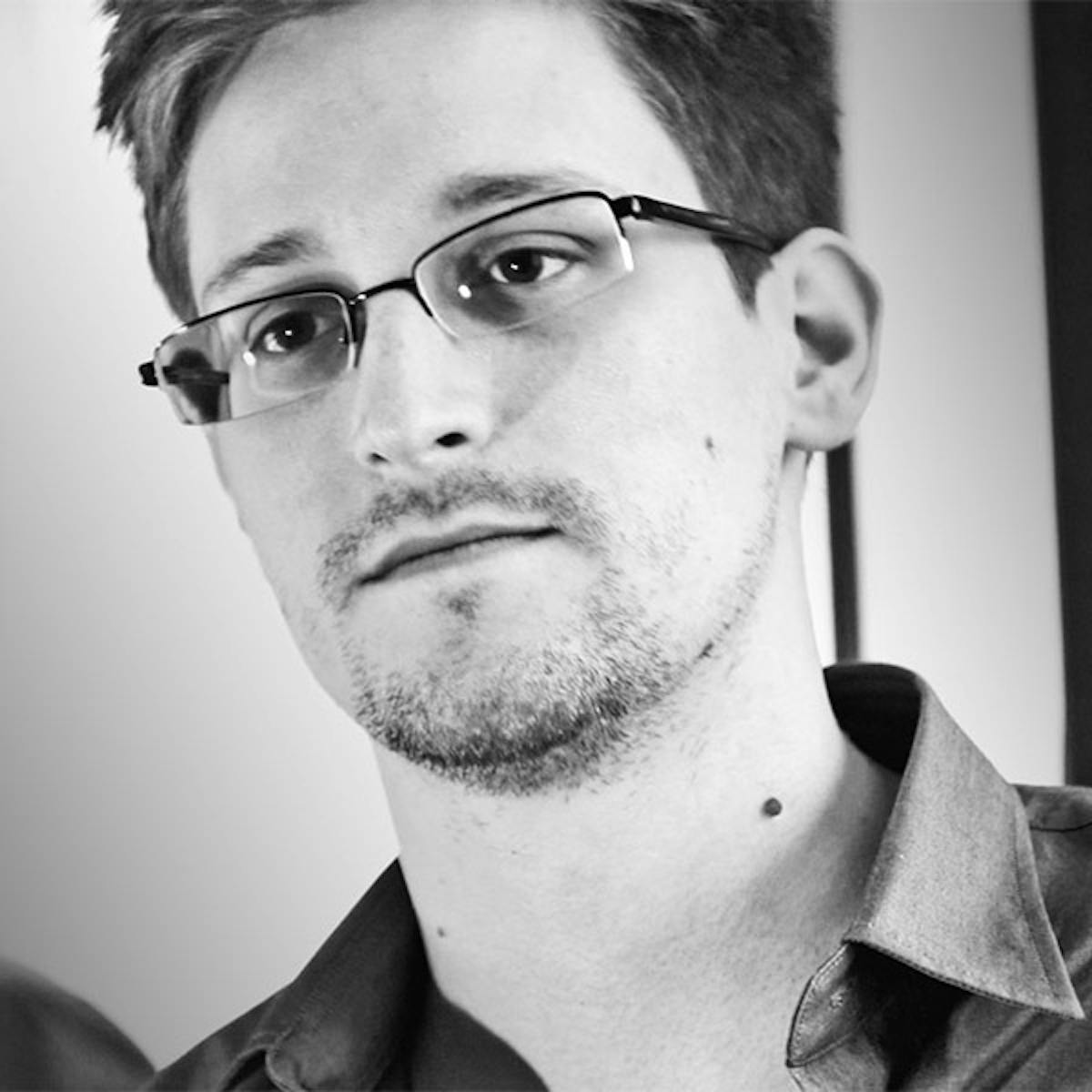 In Edward Snowden S New Memoir The Disclosures This Time Are Personal