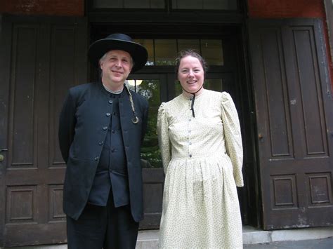 Modern Quaker Women