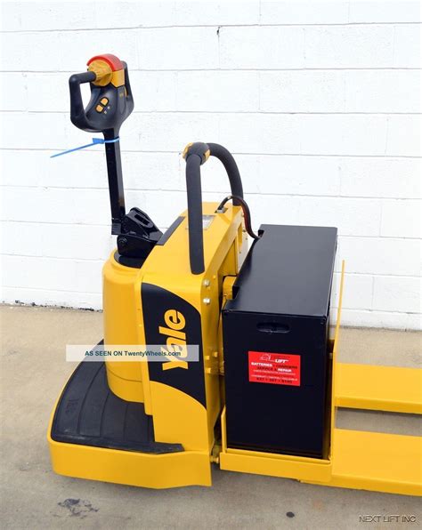 Pallet Jack Yale