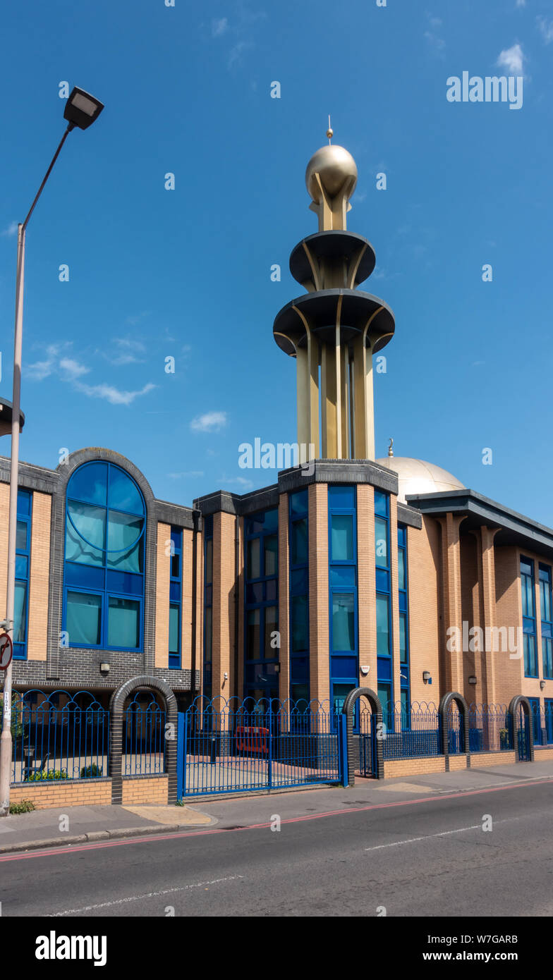 The Abu Bakr Islamic Centre Mosque On Oxford Road In Reading Berkshire